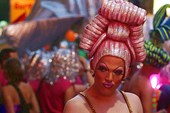 400px-Sydney_Mardi_Gras[1]